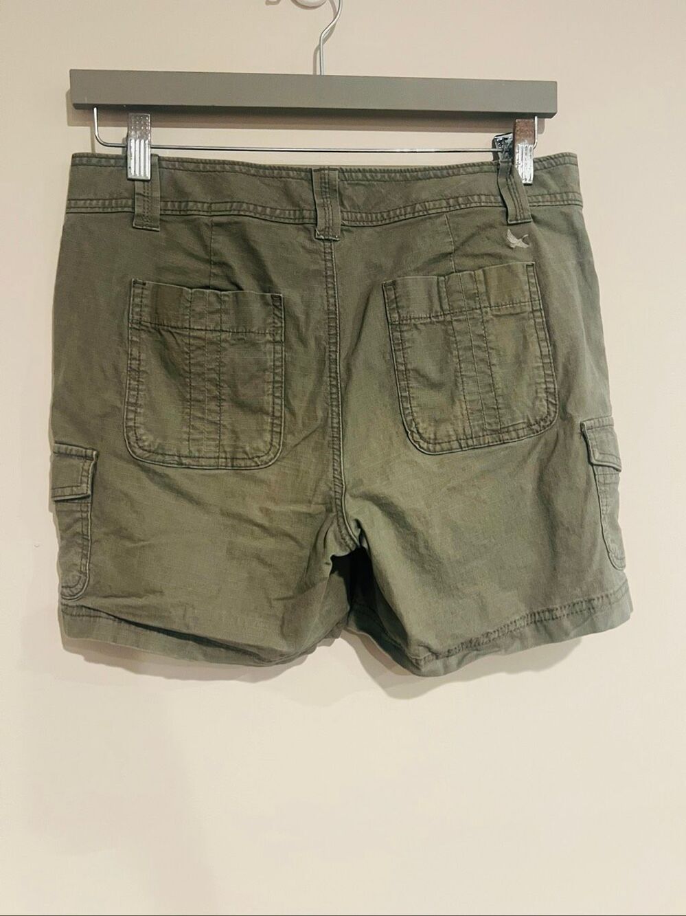 Eddie Bauer Green CArgo Khaki shorts sz 6 - Picture 8 of 11